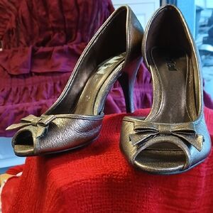 #9~~Unlisted Metallic Bronze Peep-Toe Heels